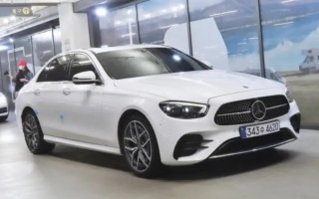 중고자동차 E-클래스 W213 E220d 4MATIC AMG라인 매물 사진 6 - 2023/08 45,271km